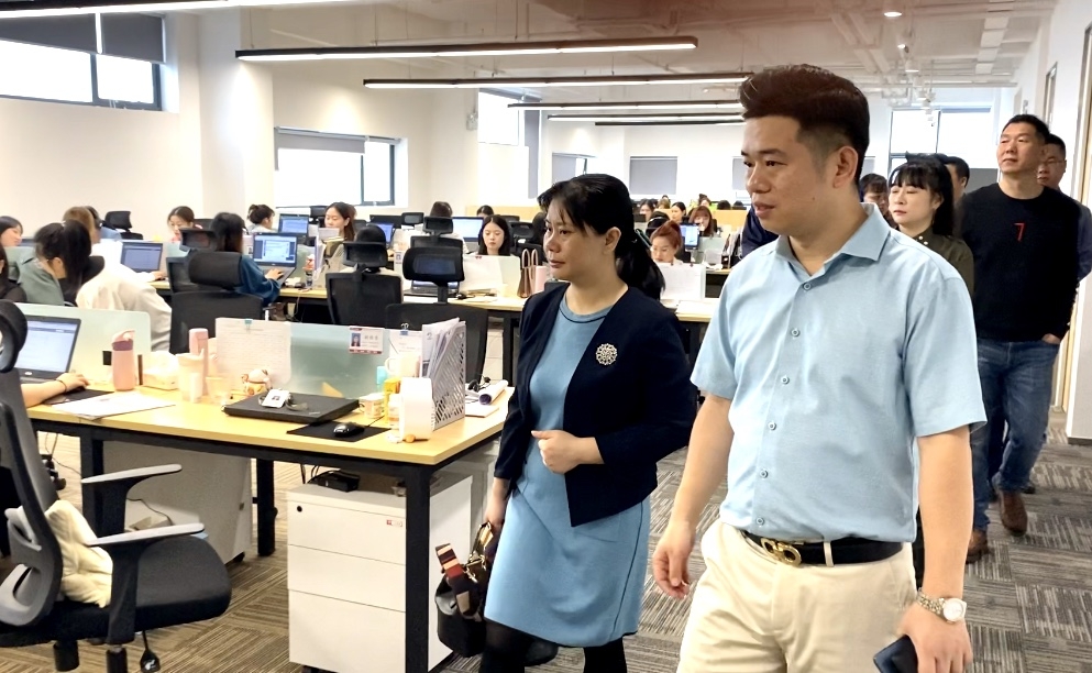 校企合作 再开新篇——湖北省就业指导中心向江华一行来办得爽考察